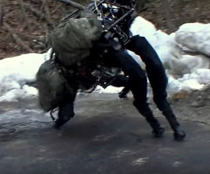 Робот BigDog вчиться ходити з переламаною ногою