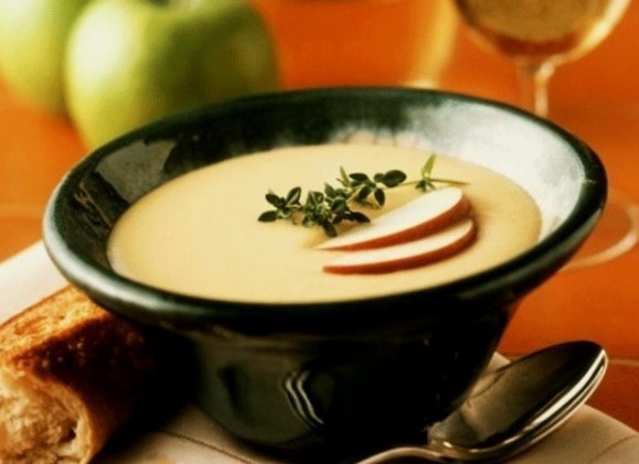 Суп яблучний (Польща)