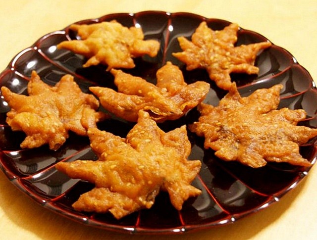 ﻿﻿Момідзі темпура - кленове листя у фритюрі по-японськи