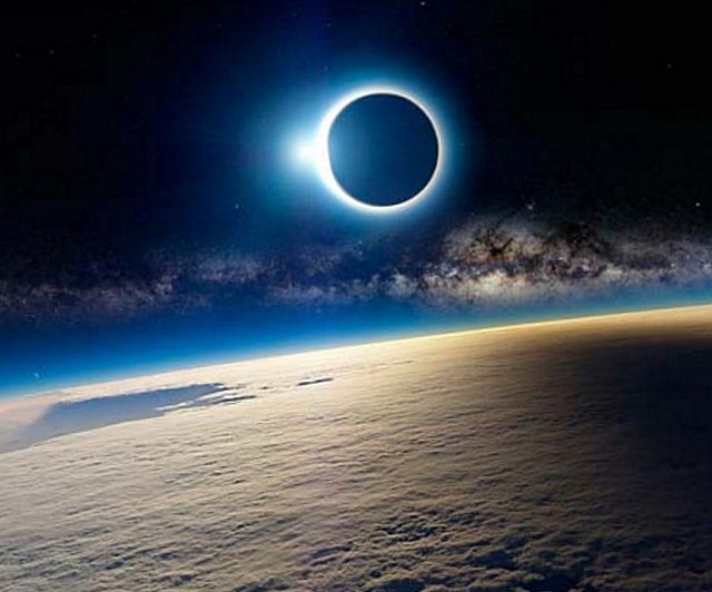 Виявлення в стратосфері Землі