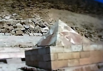 Піраміди. Хто зробив це і навіщо?