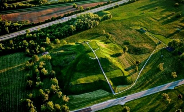 Кахокія (Cahokia)