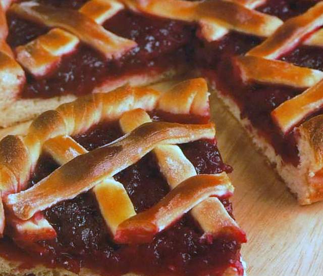 Відкритий пиріг з повидлом (дріжджове тісто)