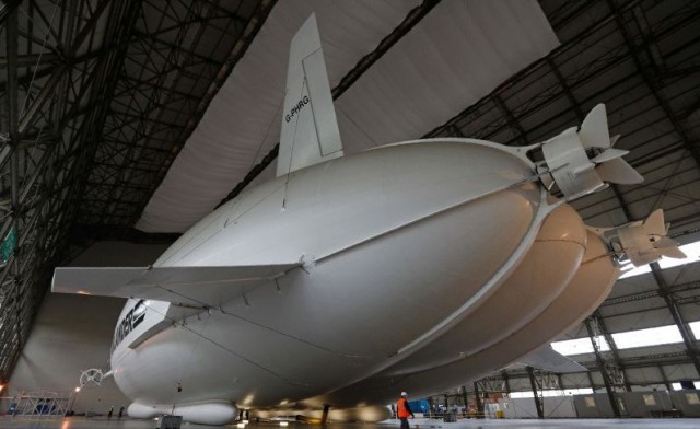 Airlander 10 - найбільший аеростат