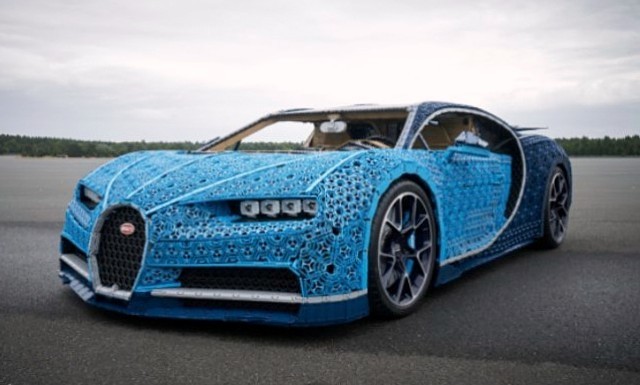 Bugatti з кубиків