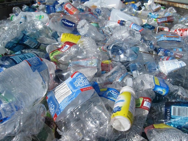 Із пластикового сміття — у водень: новий спосіб переробки